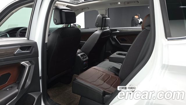 Volkswagen Tiguan 2024 — photo 17