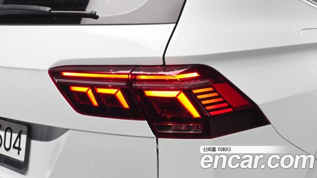 Volkswagen Tiguan 2024 — photo 9