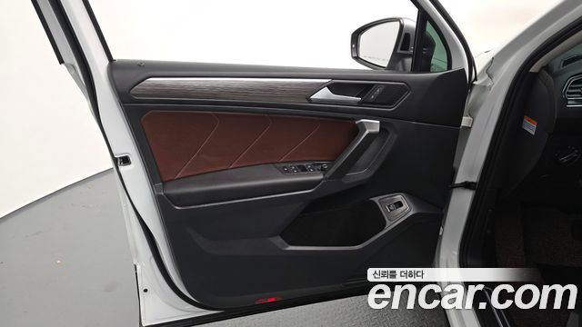 Volkswagen Tiguan 2024 — photo 14