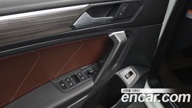 Volkswagen Tiguan 2024 — photo 27