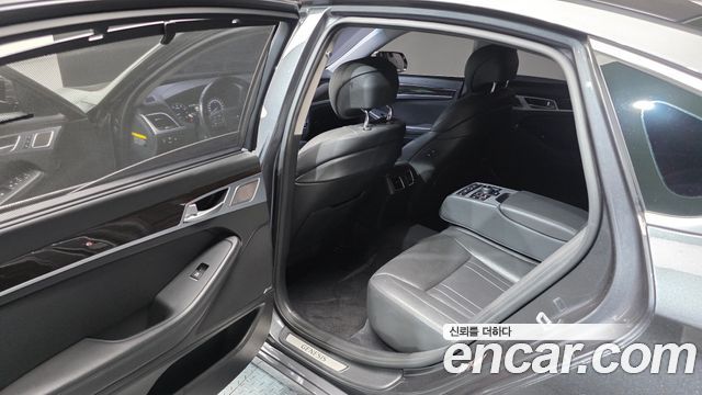 Genesis G80 2017 — photo 11