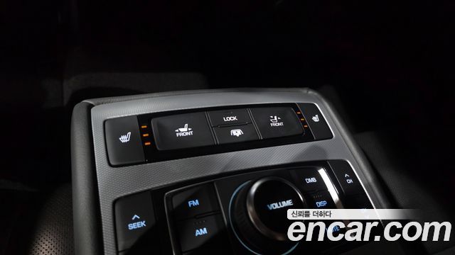 Genesis G80 2017 — photo 18