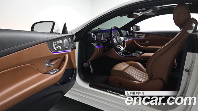Mercedes-Benz E-Class 2019 — photo 13