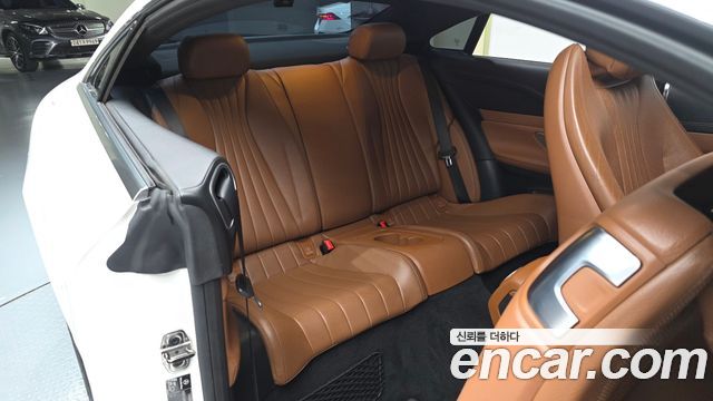 Mercedes-Benz E-Class 2019 — photo 17