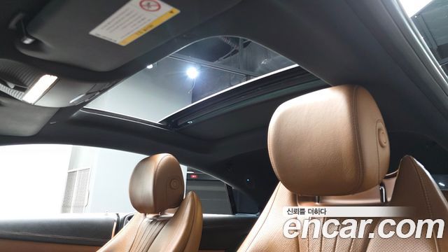 Mercedes-Benz E-Class 2019 — photo 22