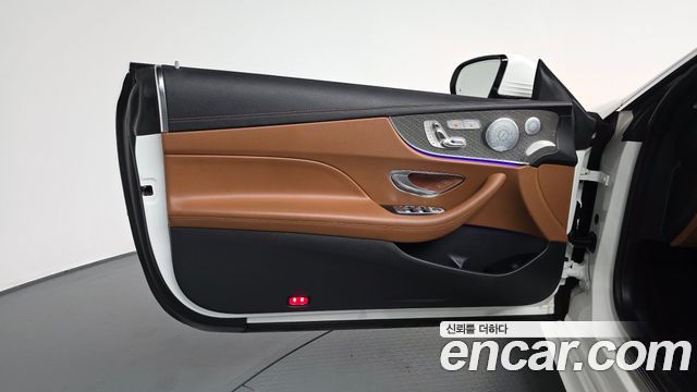 Mercedes-Benz E-Class 2019 — photo 14
