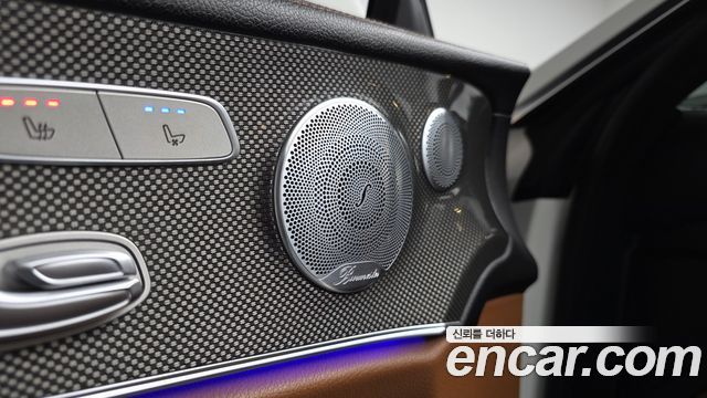 Mercedes-Benz E-Class 2019 — photo 30