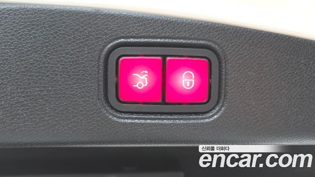 Mercedes-Benz E-Class 2019 — photo 33