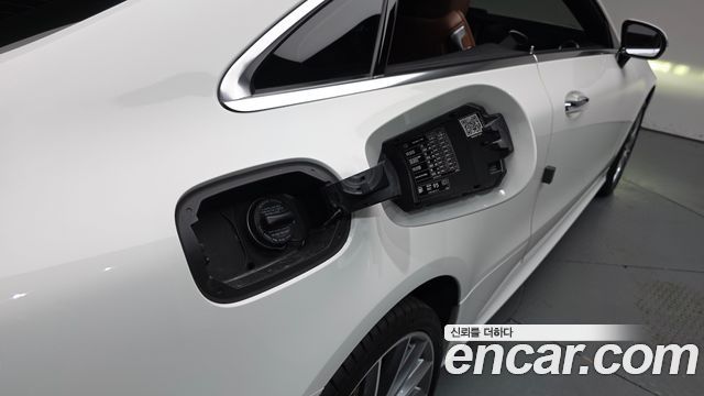Mercedes-Benz E-Class 2019 — photo 35