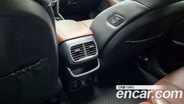 Hyundai Santafe 2019 — photo 31