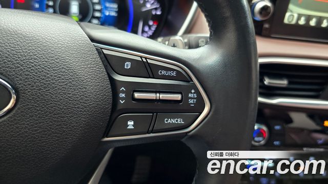 Hyundai Santafe 2019 — photo 32