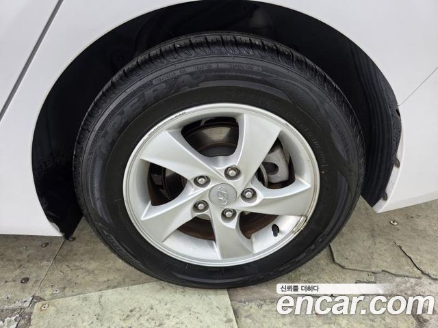 Hyundai AVANTE 2014 — photo 7