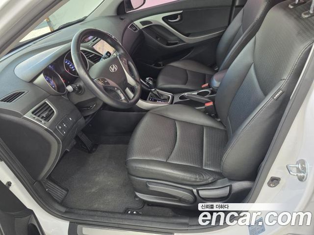 Hyundai AVANTE 2014 — photo 8