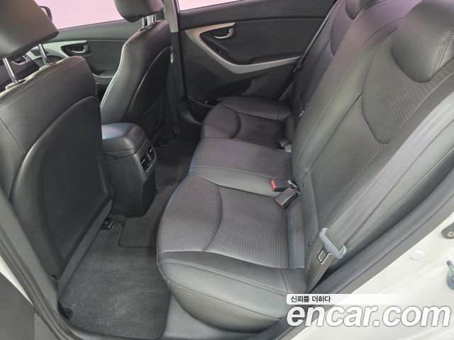 Hyundai AVANTE 2014 — photo 9