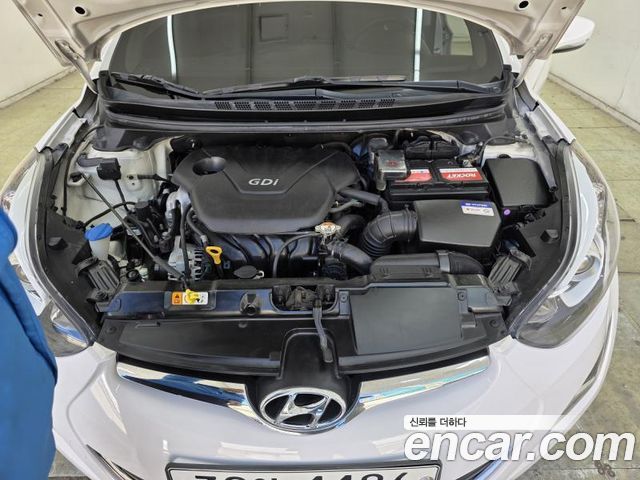 Hyundai AVANTE 2014 — photo 16