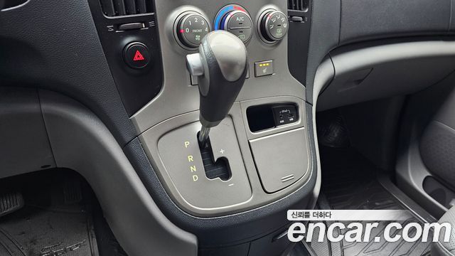 Hyundai Starex 2015 — photo 12