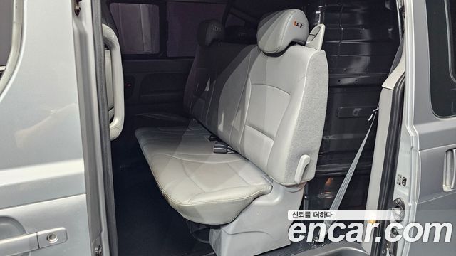 Hyundai Starex 2015 — photo 18