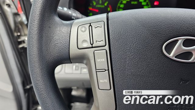 Hyundai Starex 2015 — photo 25