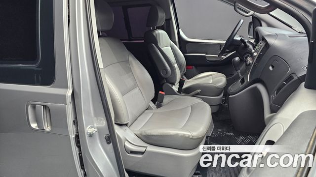 Hyundai Starex 2015 — photo 16