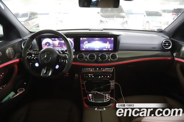 Mercedes-Benz E-Class 2021 — photo 8