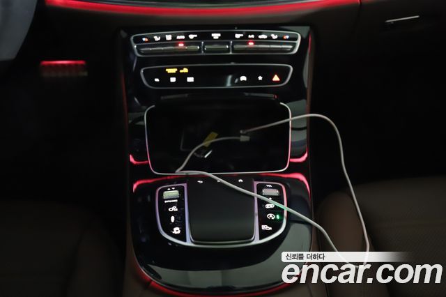 Mercedes-Benz E-Class 2021 — photo 11