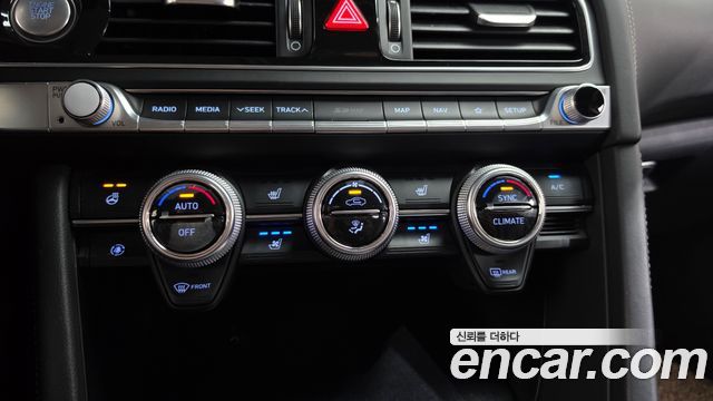 Genesis G70 2019 — photo 16