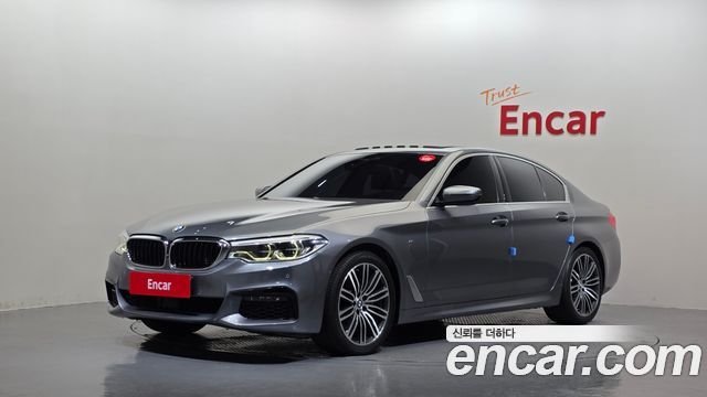 BMW 5-Series 2019 — photo 1