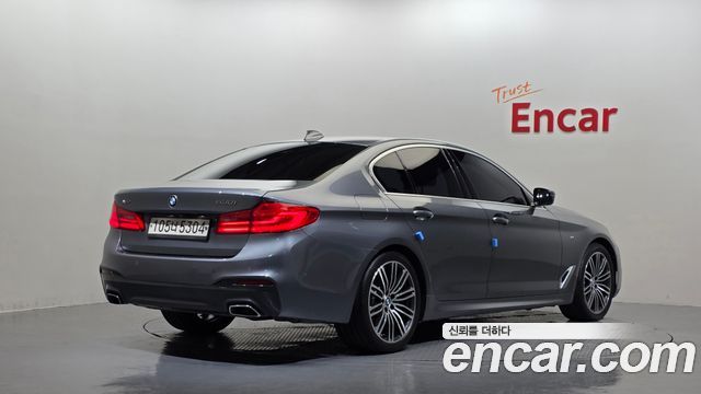 BMW 5-Series 2019 — photo 2