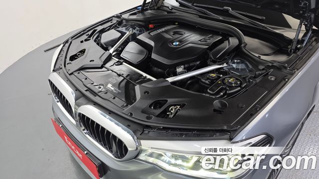 BMW 5-Series 2019 — photo 6