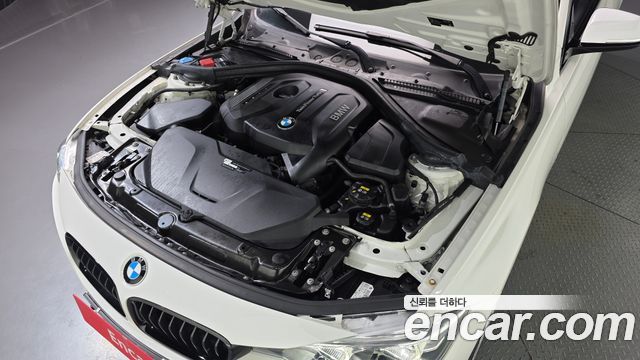 BMW 3-Series 2018 — photo 6