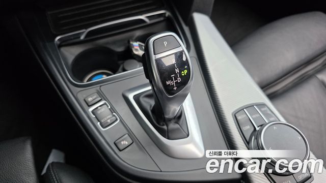 BMW 3-Series 2018 — photo 9