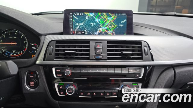 BMW 3-Series 2018 — photo 14