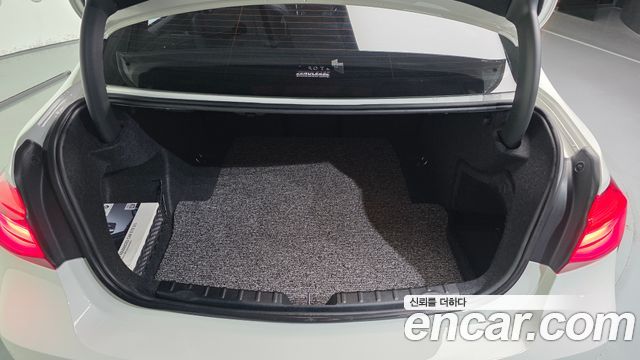 BMW 3-Series 2018 — photo 20