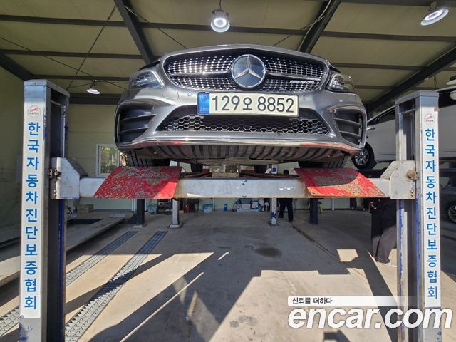 Mercedes-Benz C-Class 2019 — photo 1