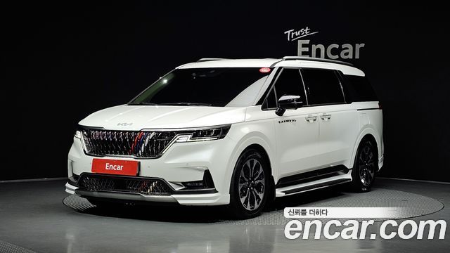 Kia Canival 2022 — photo 1