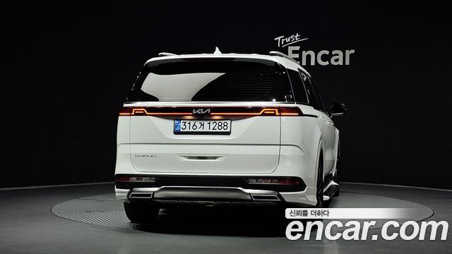Kia Canival 2022 — photo 4