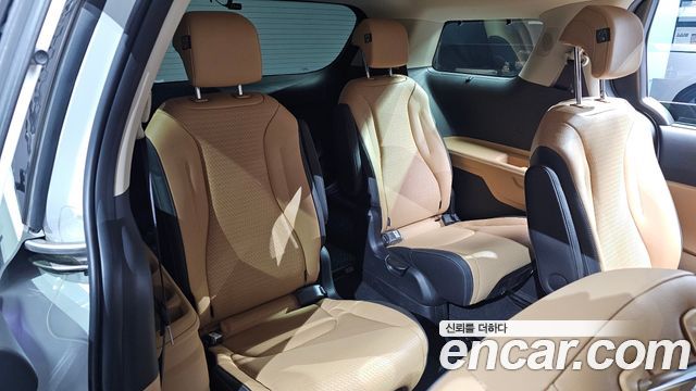 Kia Canival 2022 — photo 17