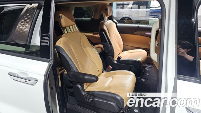 Kia Canival 2022 — photo 18