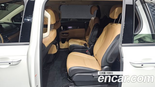 Kia Canival 2022 — photo 19