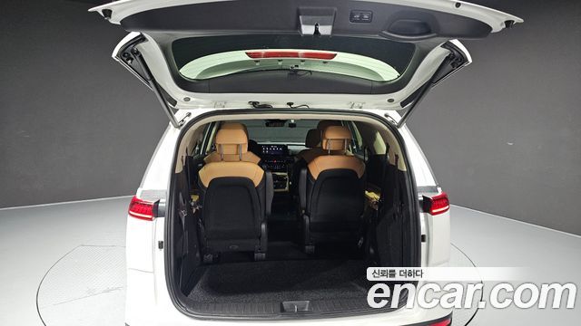 Kia Canival 2022 — photo 37