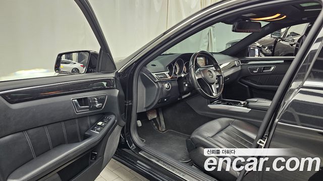 Mercedes-Benz E-Class 2015 — photo 10