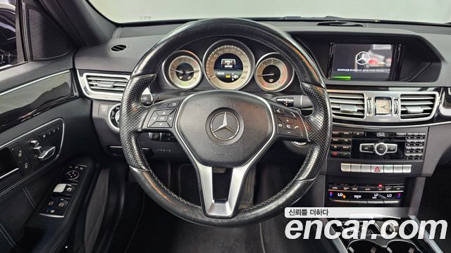Mercedes-Benz E-Class 2015 — photo 13