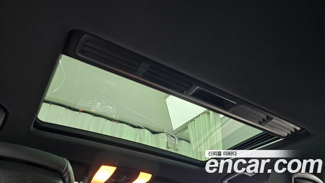Mercedes-Benz E-Class 2015 — photo 18