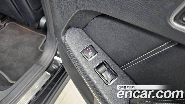 Mercedes-Benz E-Class 2015 — photo 19