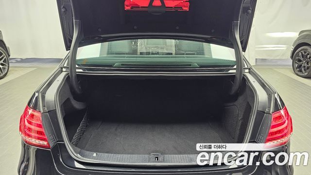 Mercedes-Benz E-Class 2015 — photo 20