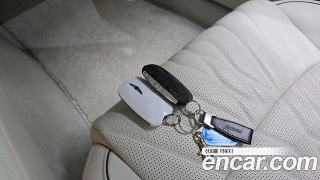 Genesis G90 2023 — photo 21