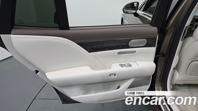Genesis G90 2023 — photo 15