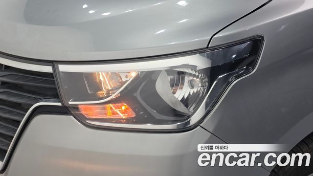 Hyundai Starex 2019 — photo 8