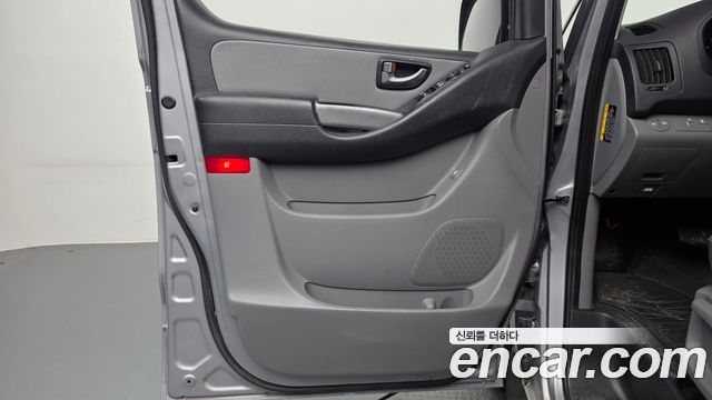 Hyundai Starex 2019 — photo 15