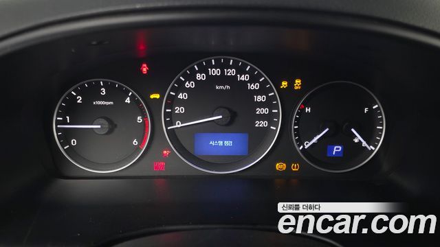 Hyundai Starex 2019 — photo 27